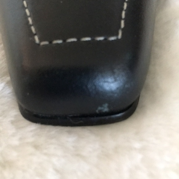 Black heels with stitching - Picture 6 of 8